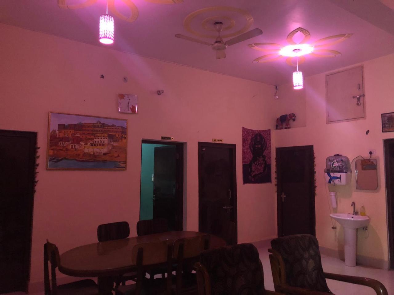 Gangotri Paying Guest House Waranasi Zewnętrze zdjęcie