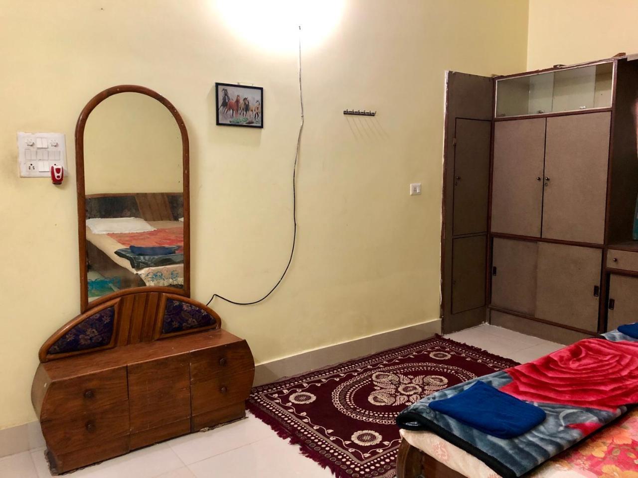 Gangotri Paying Guest House Waranasi Zewnętrze zdjęcie